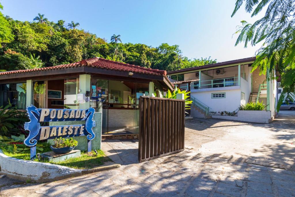 Um jardim em Pousada Daleste