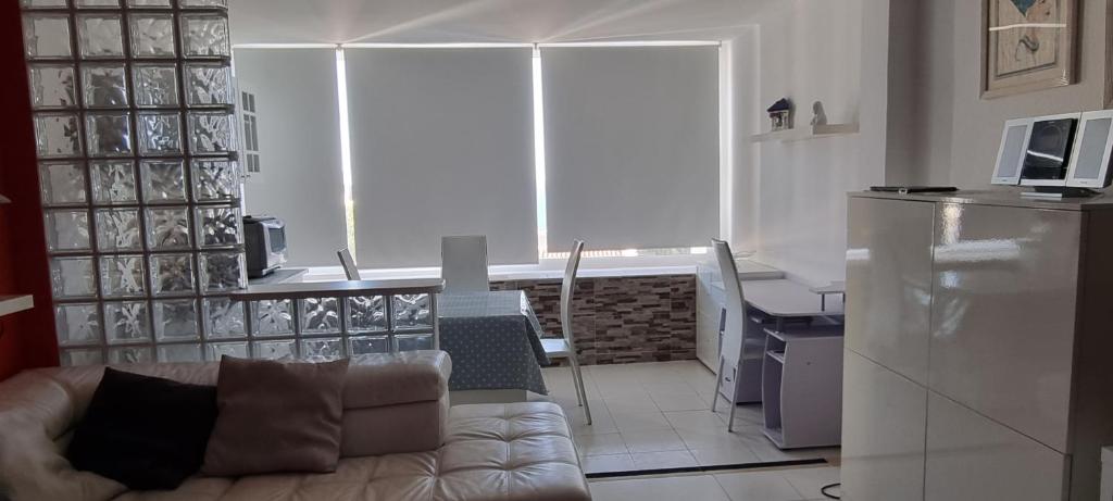 Posezení v ubytování Precioso estudio en zona residencial Rancho Miraflores