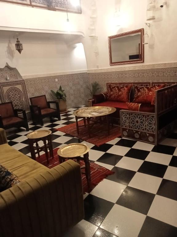 Posezení v ubytování Riad l Ayinn in the heart of Marrakech.