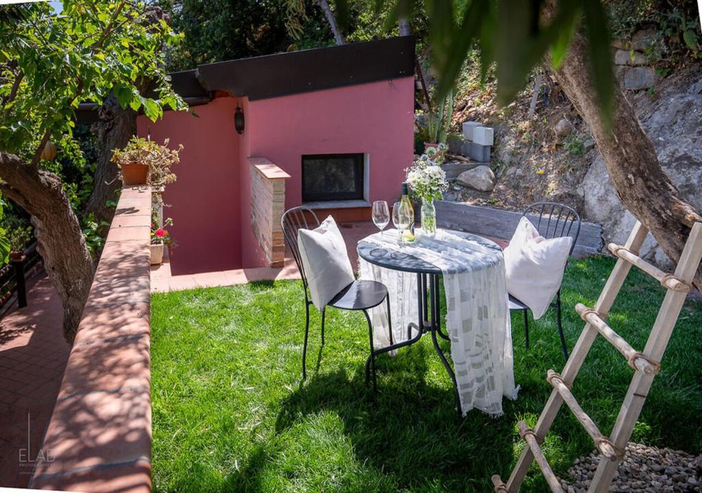Ogród w obiekcie B&B Villa Vittoria