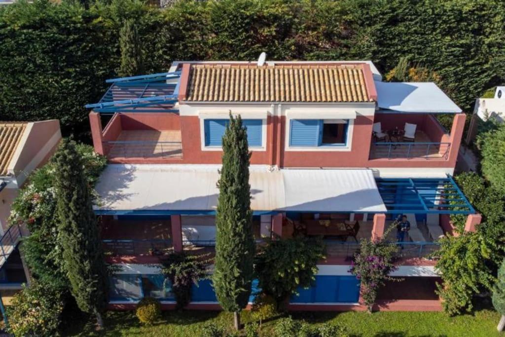 Budova, v ktorej sa apartmán nachádza