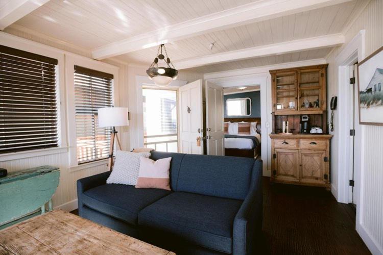 Nick's Cove - Bungalow - Frente De Agua