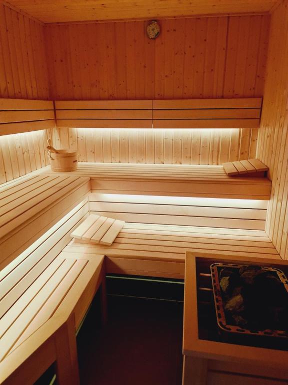Fotografia z galérie ubytovania Apartament A2 DOMiTU z Basenem, Sauną, Jacuzzi - 5D Apartments v destinácii Szklarska Poręba