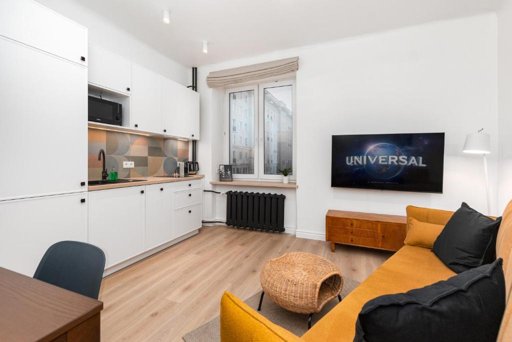 Kuchyňa alebo kuchynka v ubytovaní Apartament Plac Konstytucji by Your Freedom