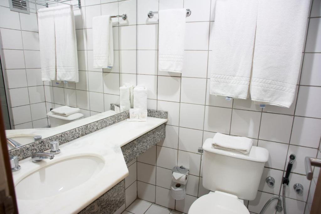 Koupelna v ubytování Hotel Continental Business - 200 metros do Complexo Hospitalar Santa Casa