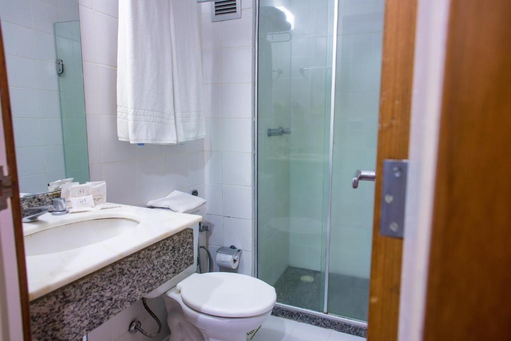 Koupelna v ubytování Hotel Continental Business - 200 metros do Complexo Hospitalar Santa Casa