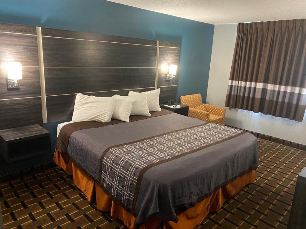 Faribault Hometown Inn & Suites - Kingkamer