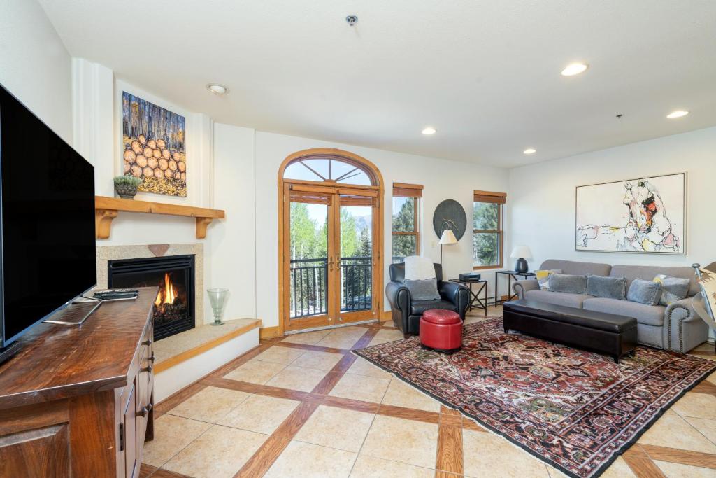 Bear Creek Lodge 206 condo, Telluride (updated prices 2024)