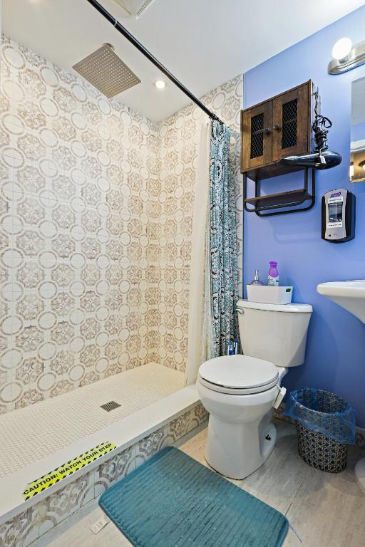 Koupelna v ubytování Beautiful 2 bedroom 1 bath Unit
