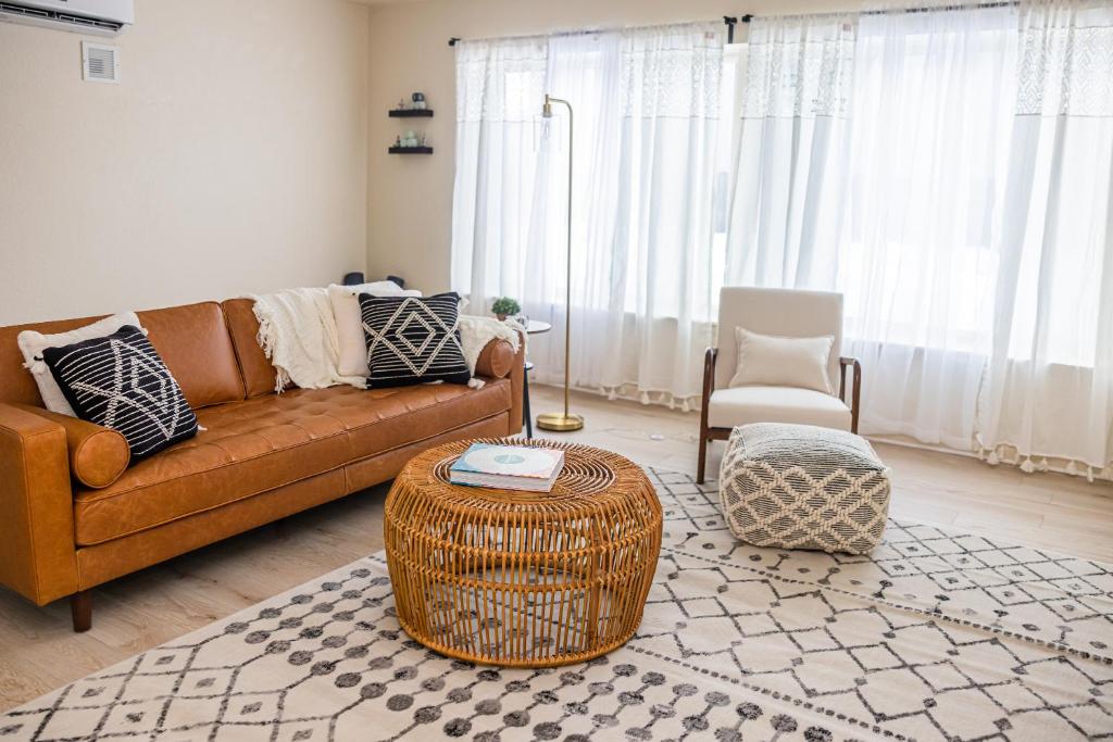 The 07 Oasis - Housity