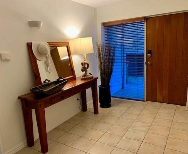 Luxury Beach Guest House - Housity