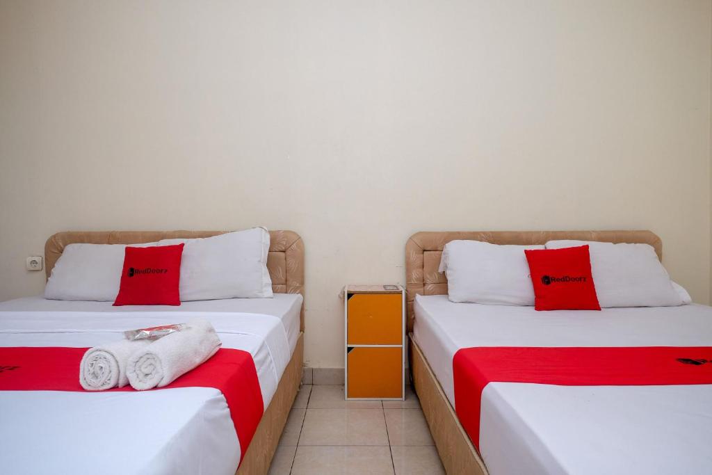 RedDoorz near Jalan Wolter Monginsidi Manado - Familie Doppelzimmer