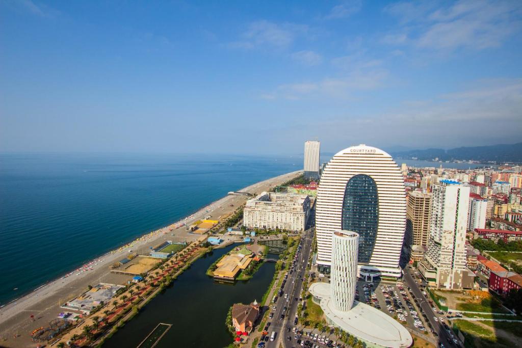 Batumi River Source - 海景的上级套房