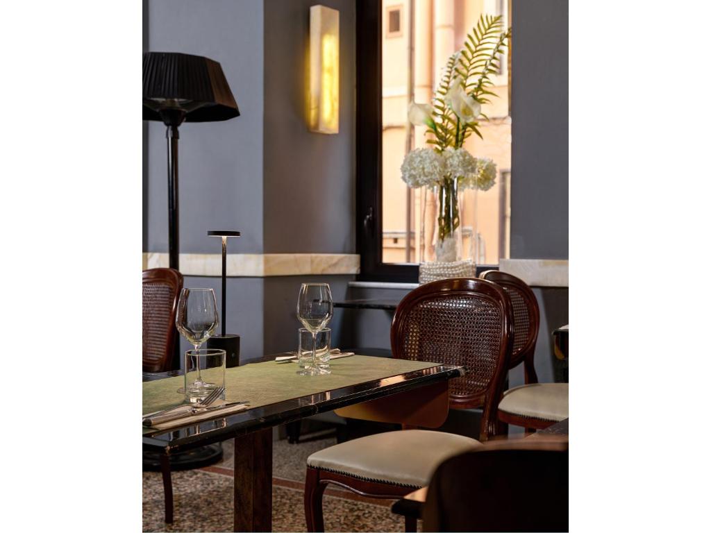 Posezení v ubytování Golden Tulip Rome Piram