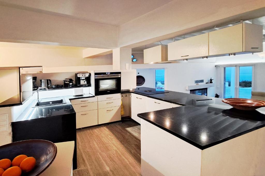 A kitchen or kitchenette at The SPA