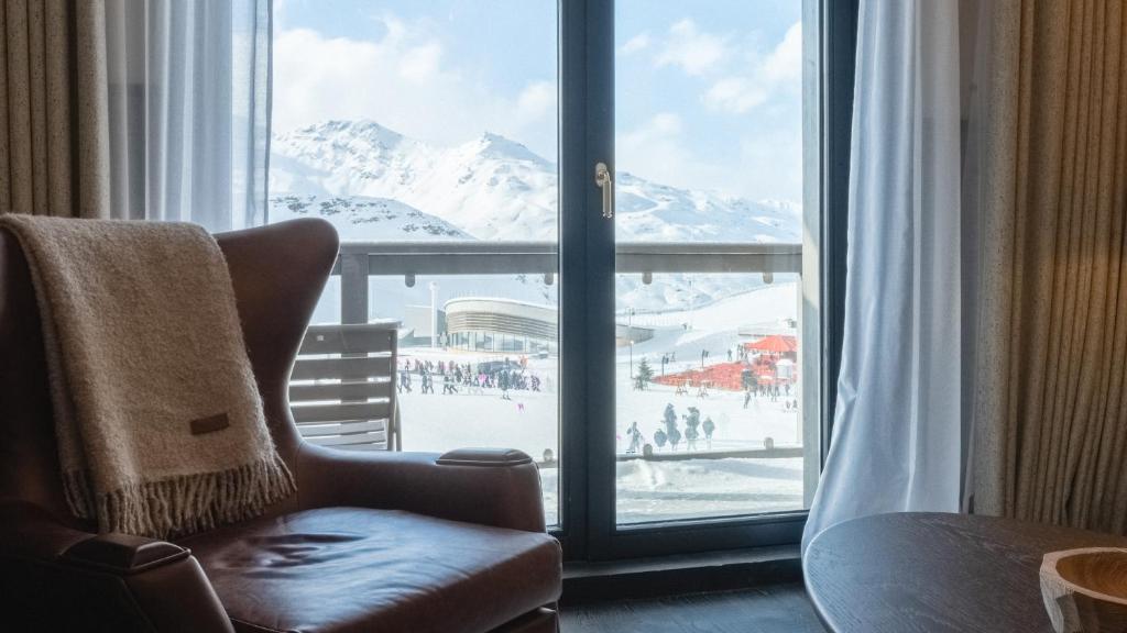 Nespecifikovaný výhled na hory nebo výhled na hory při pohledu z hotelu