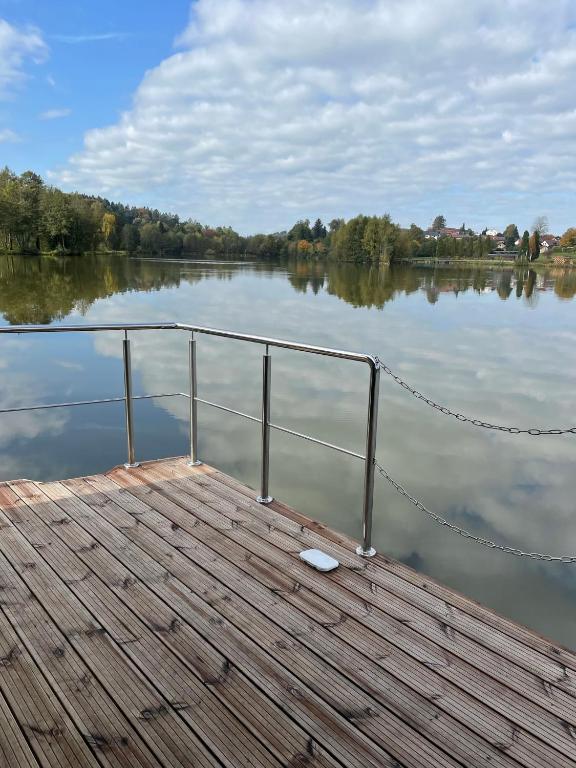 Příroda nedaleko ubytování na lodi