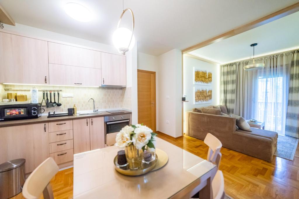 Virtuvė arba virtuvėlė apgyvendinimo įstaigoje Apartment Bubica Zlatibor