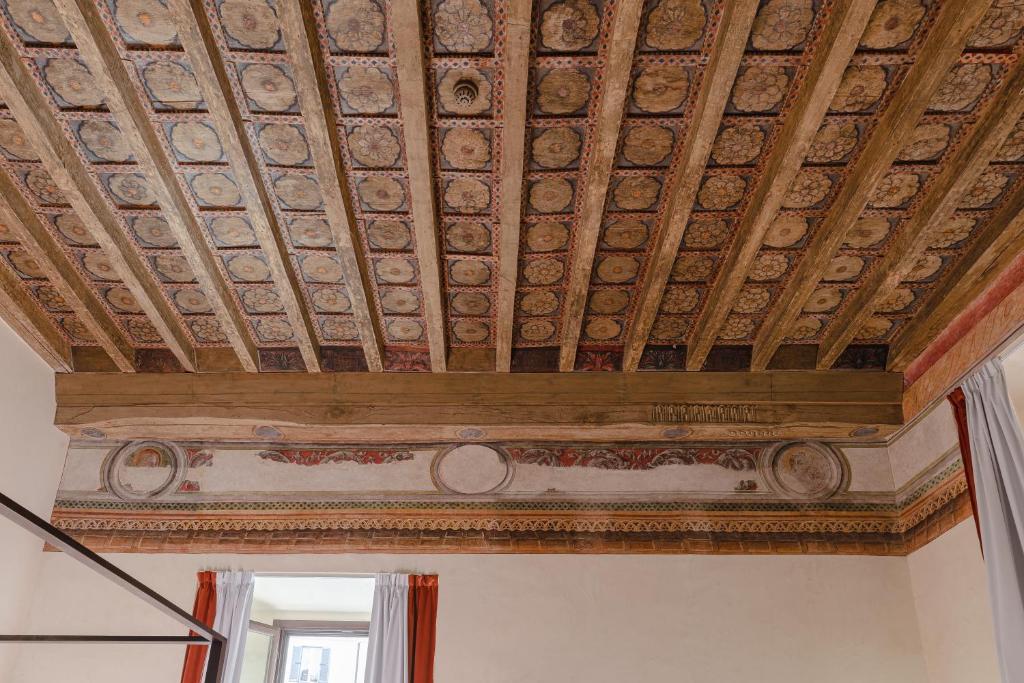 Torre Capranica - Resim 37