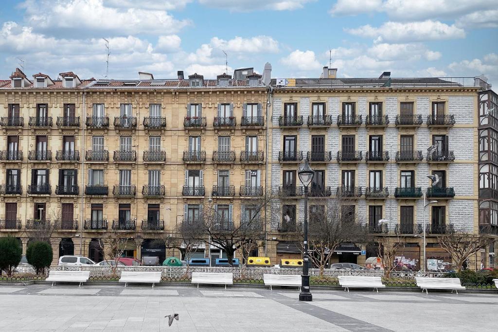 The building in which Az apartmant is located