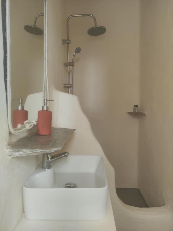 Koupelna v ubytování Mosaic Suites