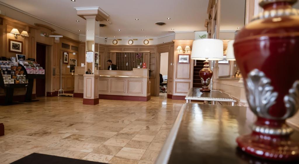 Hôtel Astoria - Resim 32