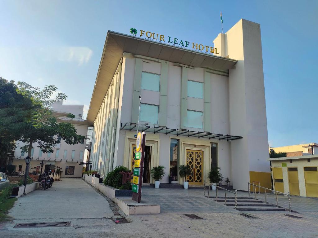 Four Leaf Hotel,Budaun, Budaun (updated prices 2024)