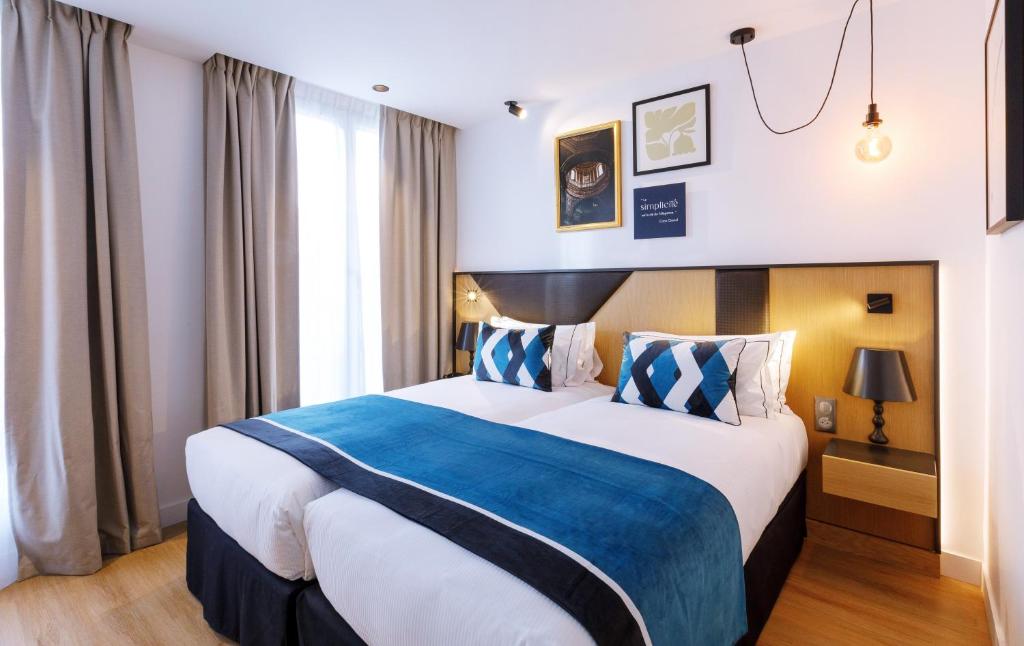 Star Champs-Elysées