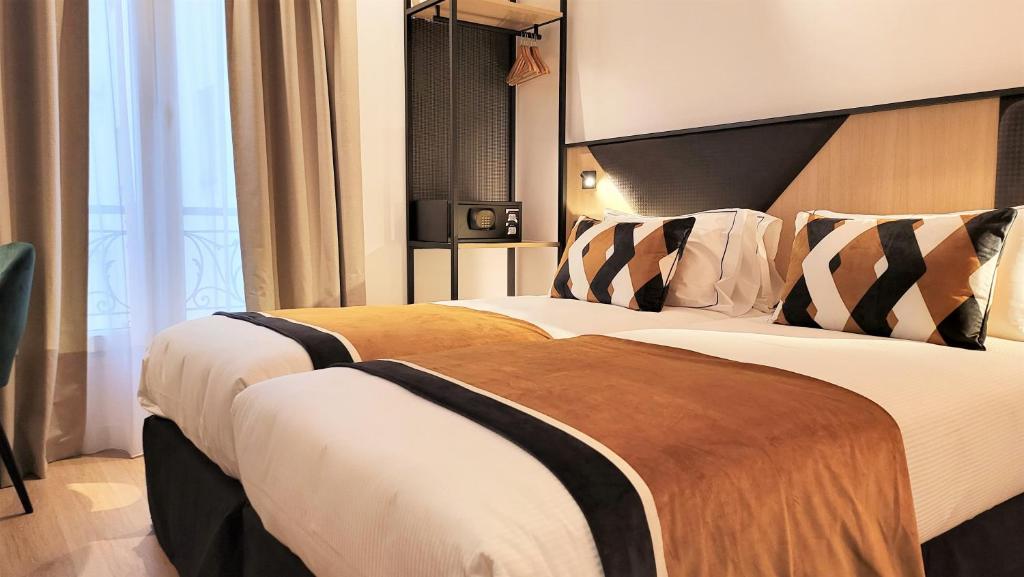 Star Champs-Elysées - Resim 13