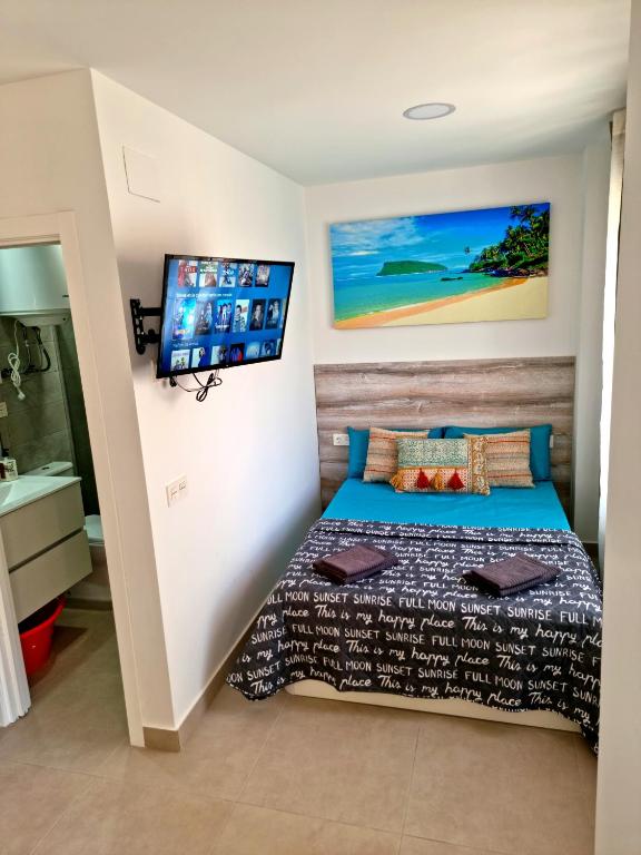 APARTAMENTOS ELEMAR free luggage storage - 2