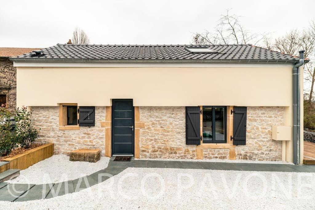 Zdjęcie z galerii obiektu Maison au bord de la Moselle w mieście Argancy