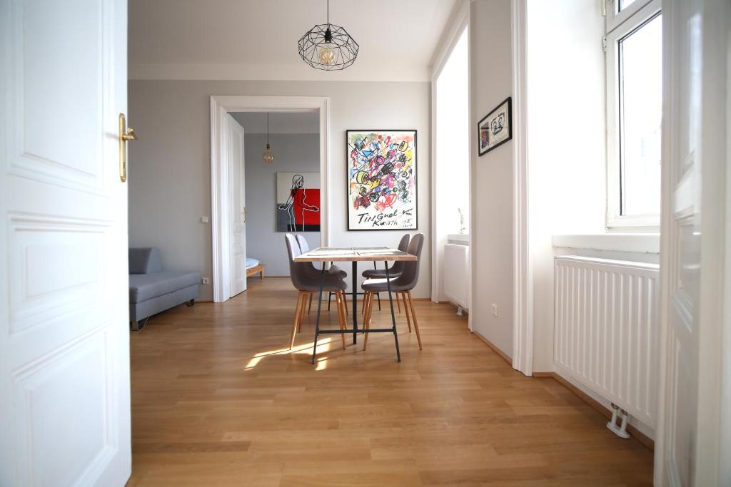 Classic, Modern & Sunny. 7min to Vienna’s center!