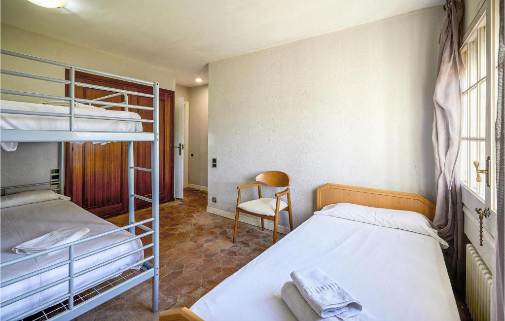 Postel nebo postele na pokoji v ubytování Nice Home In Sant Andreu De Llavaneres