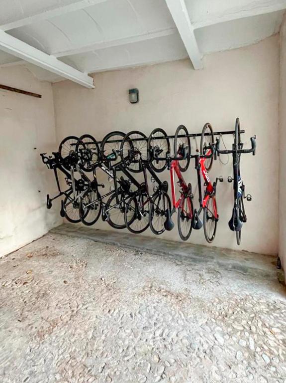 YourHouse Can Bombarda for groups up to 10 guests, perfect for cycling - Vakantiehuis