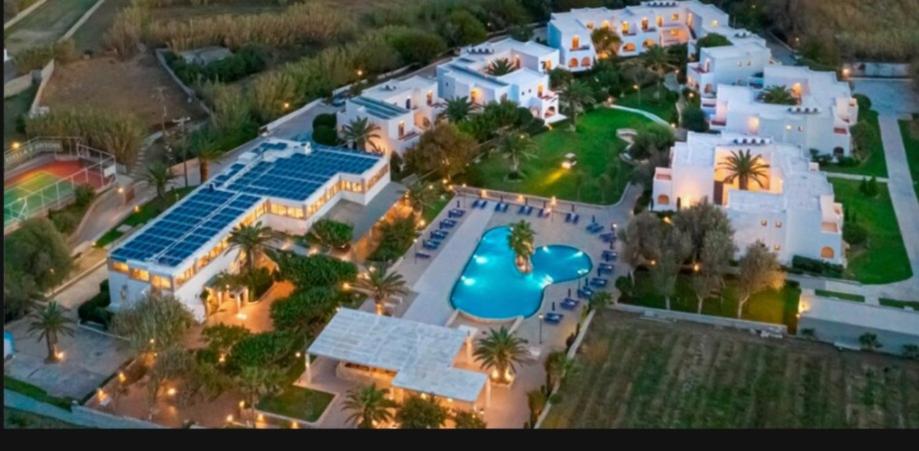 Bazén v ubytování Skiros Palace Hotel nebo v jeho okolí