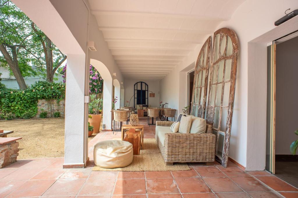 Posezení v ubytování Hostal Es Niu de Tamariu