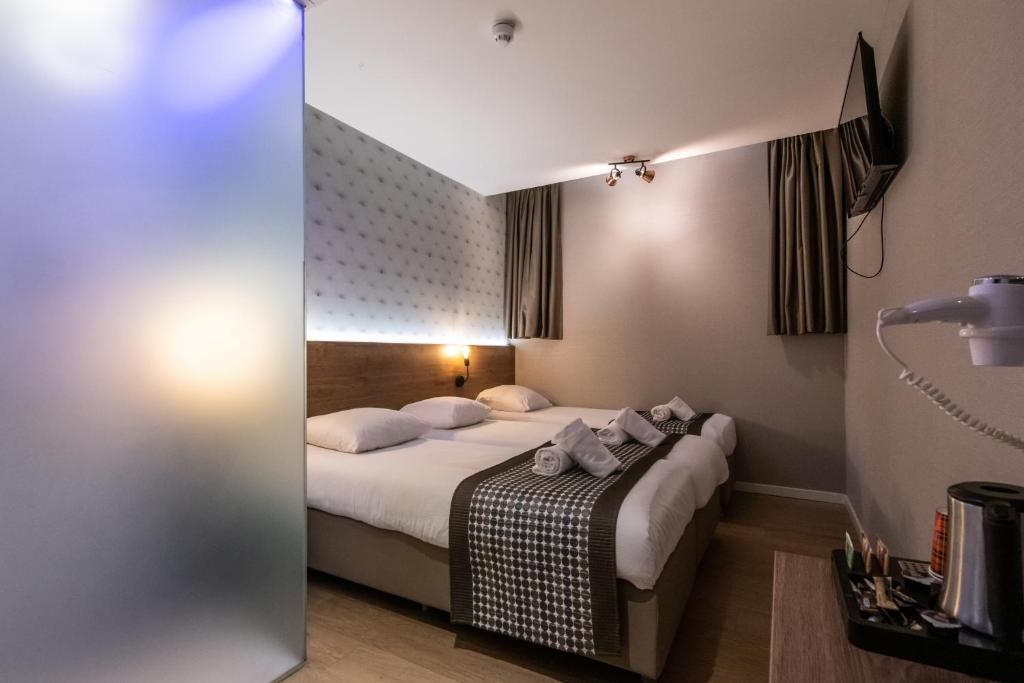 
Souterrain Triple Room - no window
