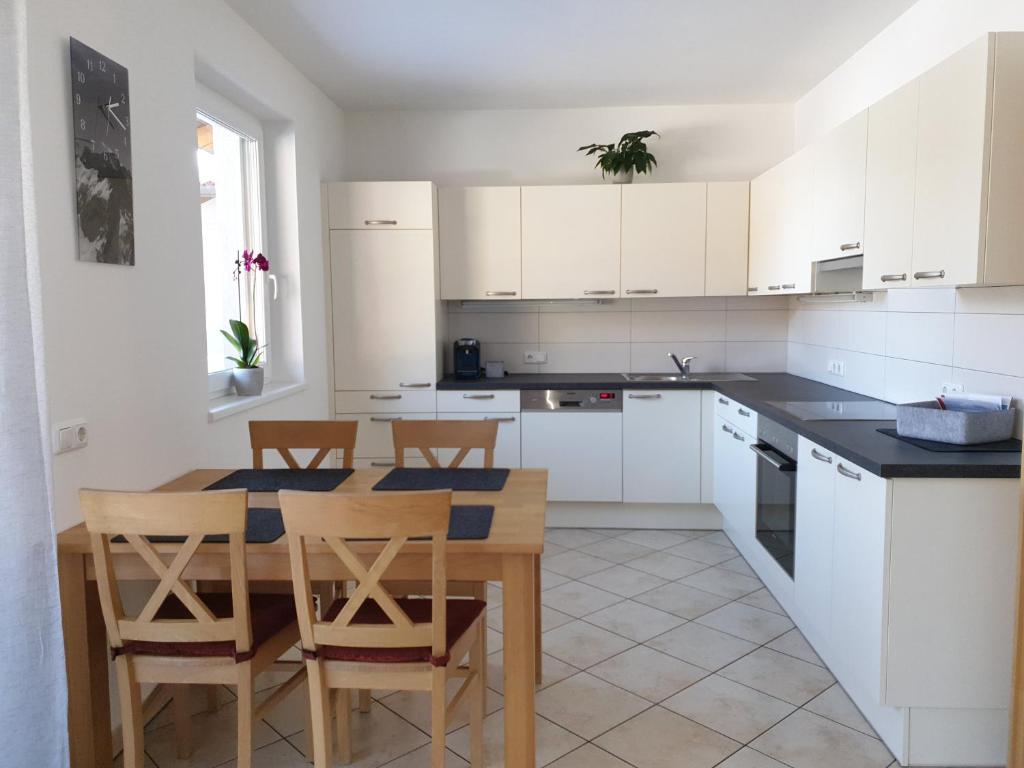 Kuchyň nebo kuchyňský kout v ubytování Ferienwohnung Bergsteiger