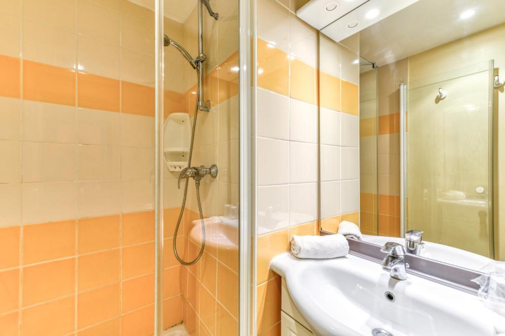 SOWELL RESIDENCES Les Lauriers Roses - One-Bedroom Apartment