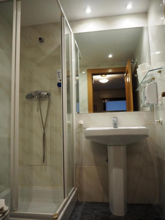 Hostal Acella reservar