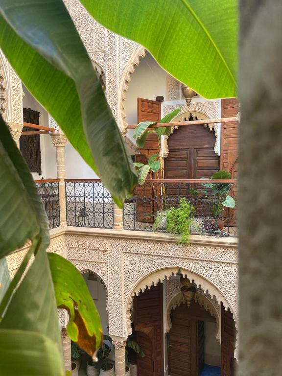 Riad AL Bahi的阳台或露台