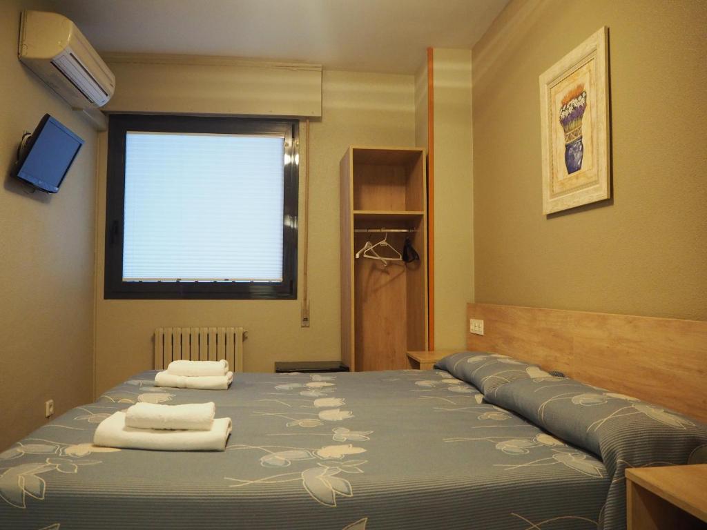 Hostal Acella Booking}