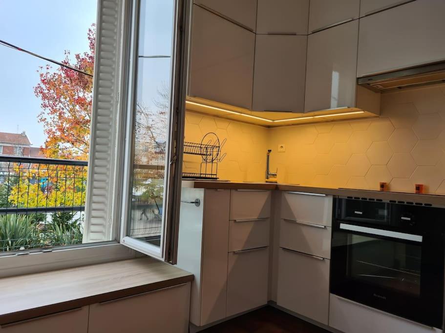 Kuchyňa alebo kuchynka v ubytovaní Studio à 2 pas de la gare