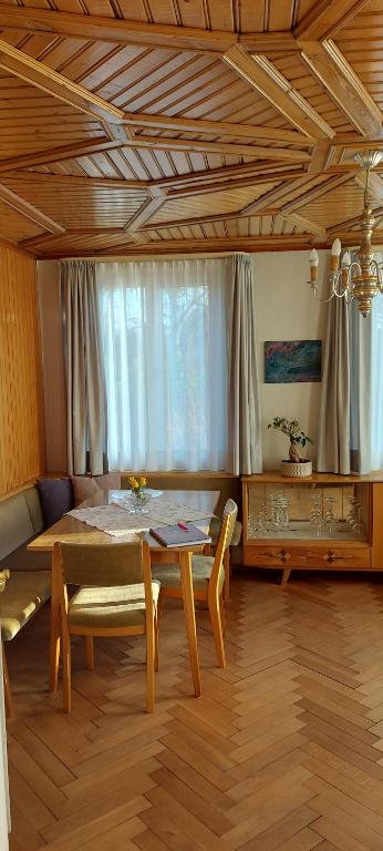 Posezení v ubytování Ferienhaus und Ferienappartements Brunner