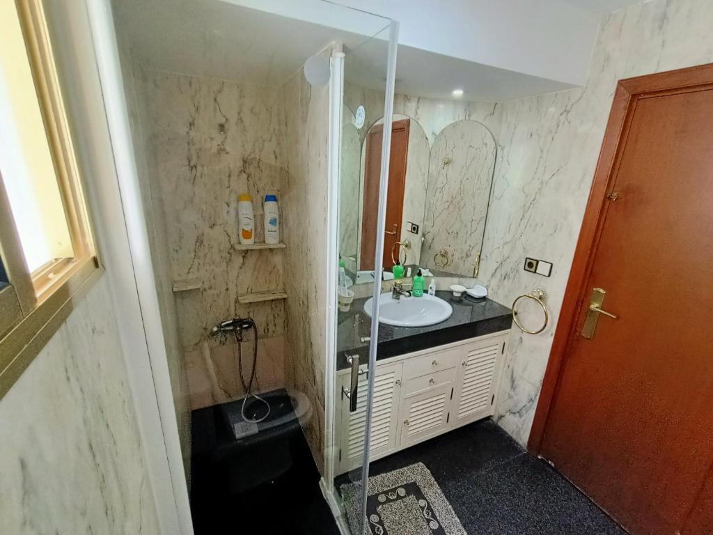 Zdjęcie z galerii obiektu Apartamento cerca de La Caleta w Kadyksie