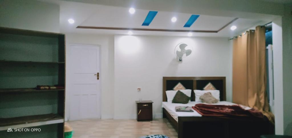 Postel nebo postele na pokoji v ubytování Hotel Saspolo skardu