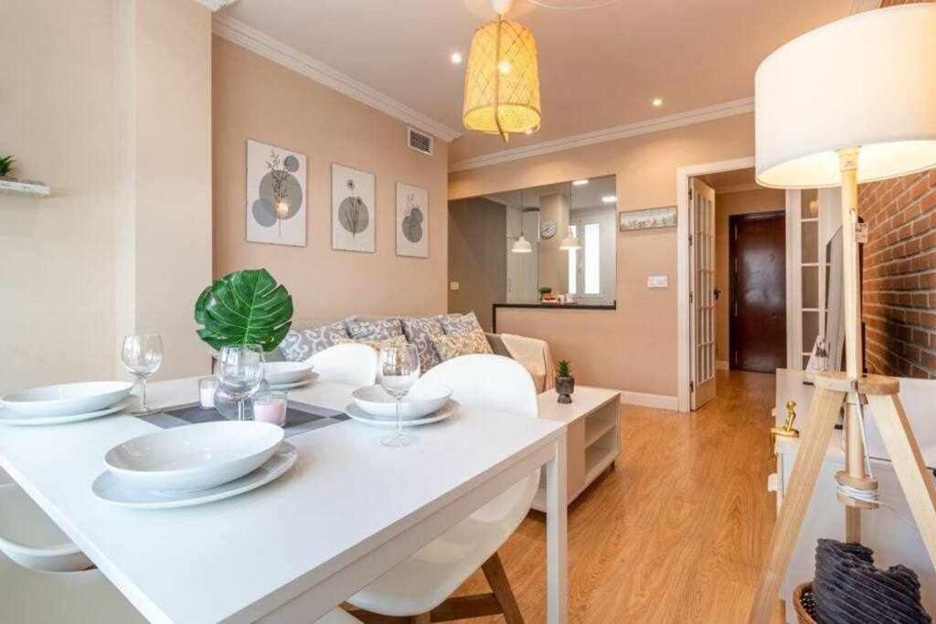 Apartamento 3 en Estadio del Sevilla, 8 plazas y m