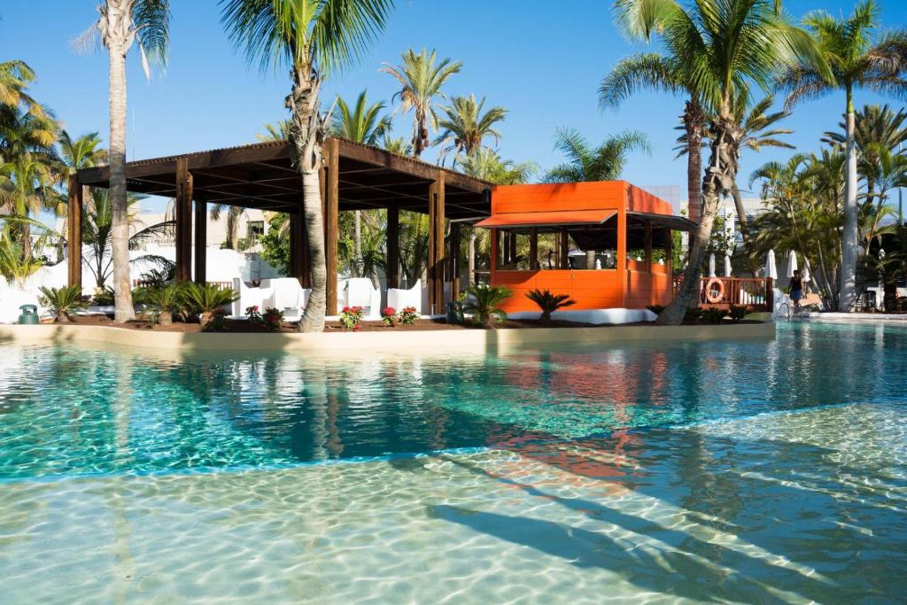 Бассейн в Hotel Gran Canaria Princess - Adults Only или поблизости