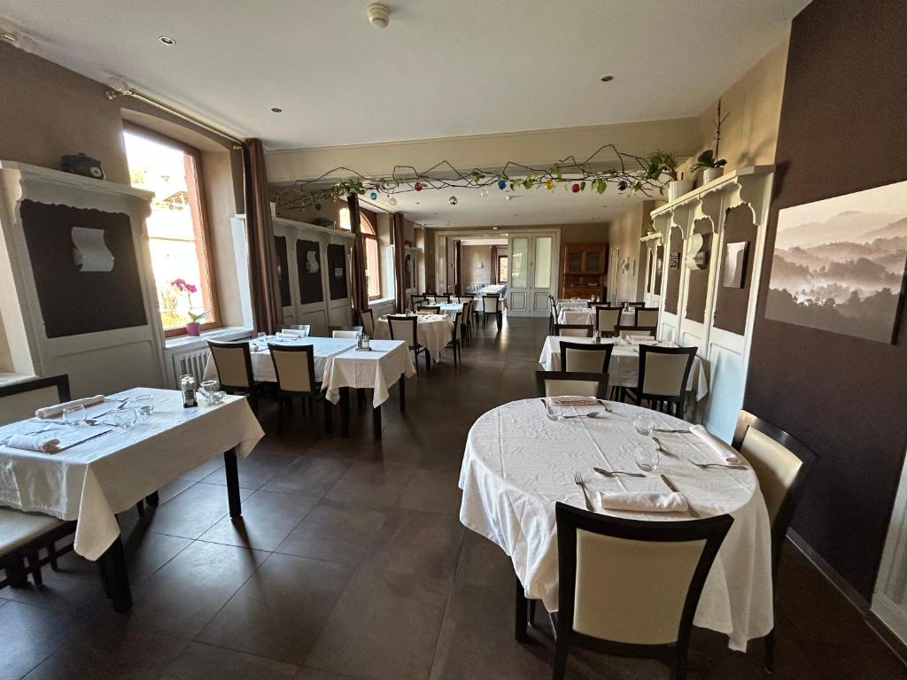 Restaurace v ubytování Auberge Des Mésanges