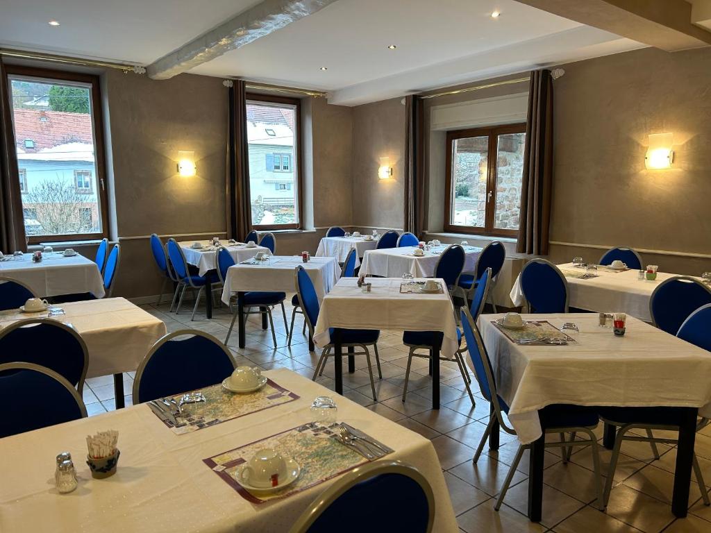 Restaurace v ubytování Auberge Des Mésanges